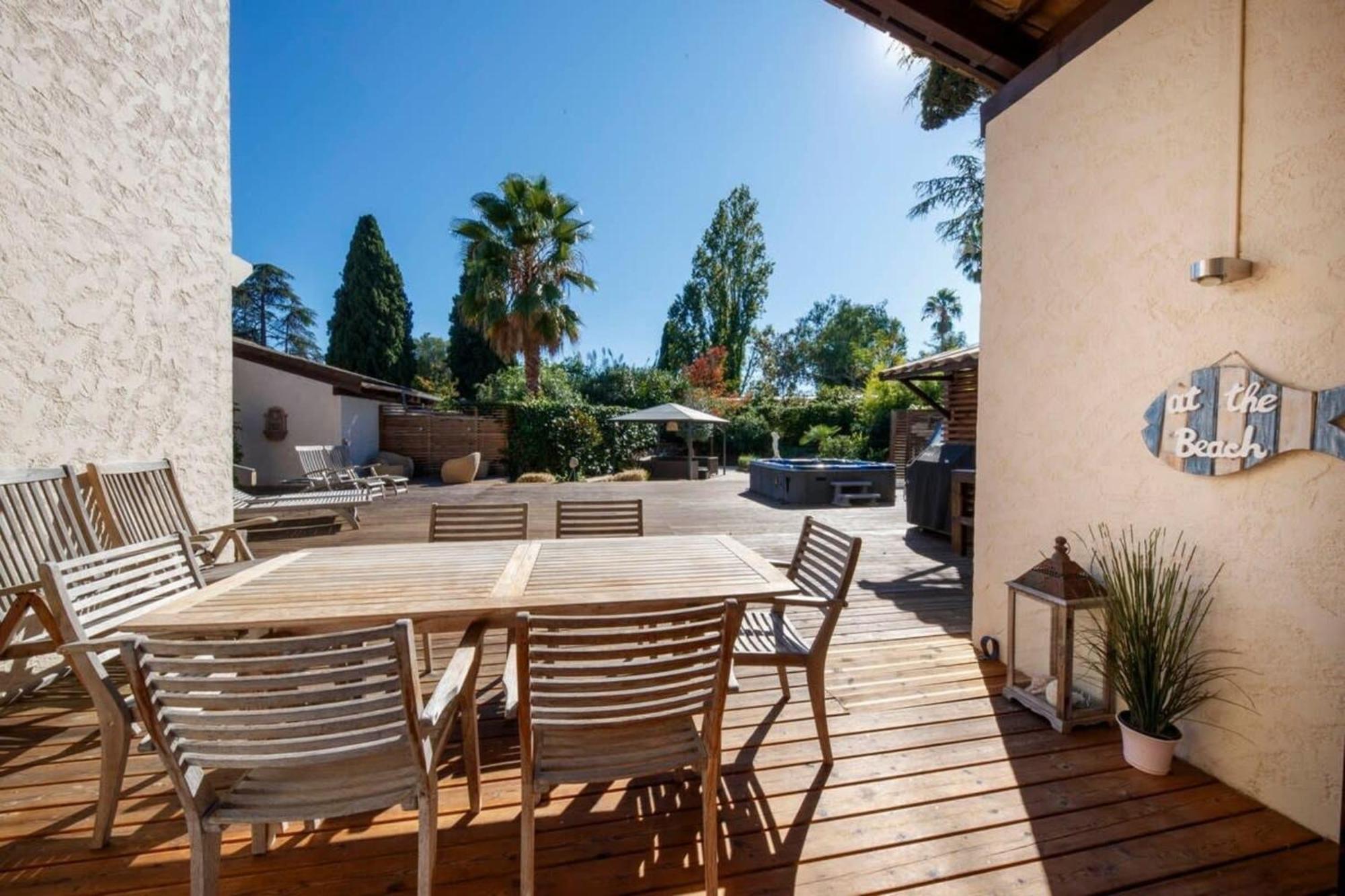 ביו 06V - Beautiful Villa With Spa Pool And Tennis מראה חיצוני תמונה