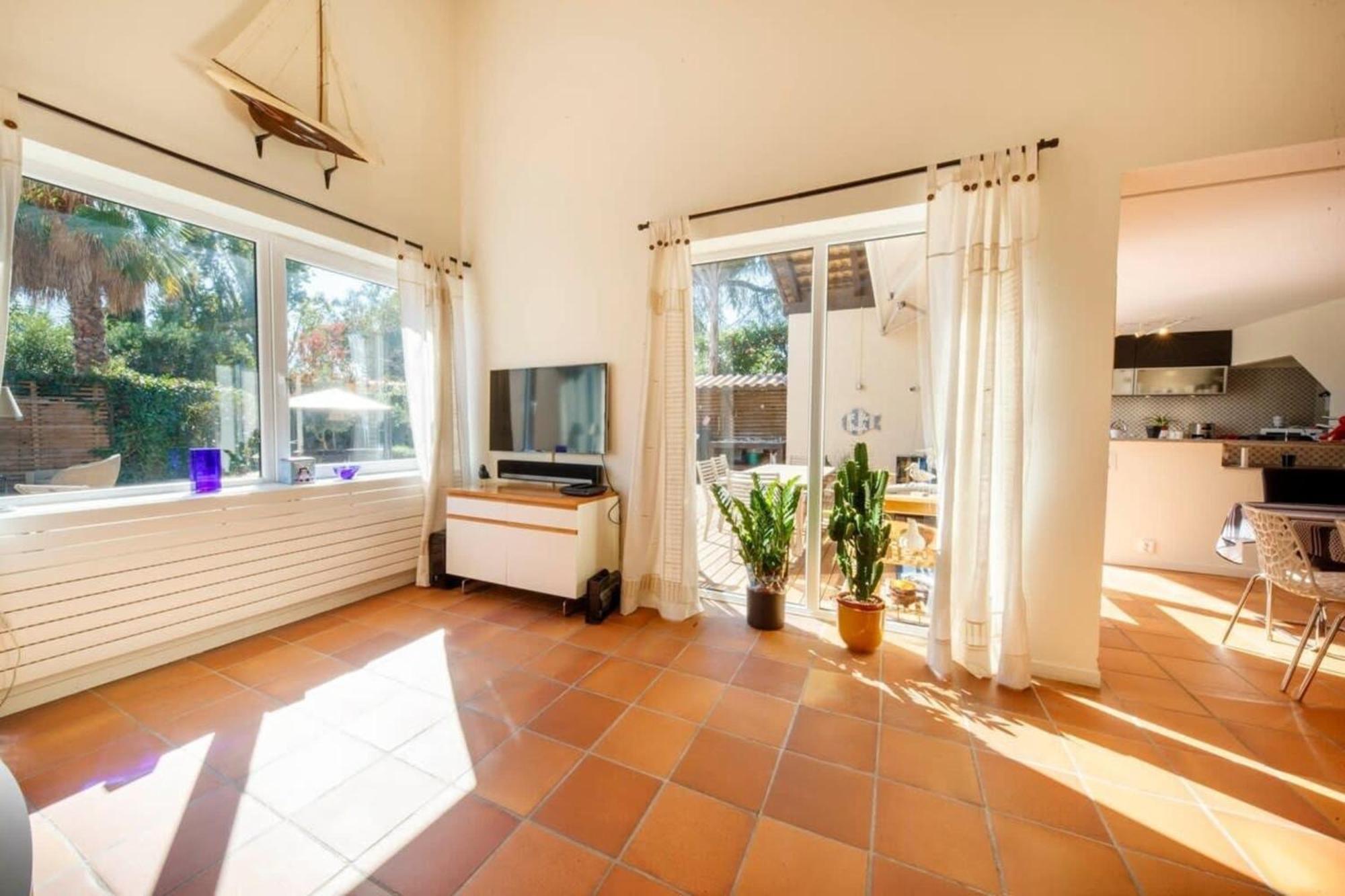 ביו 06V - Beautiful Villa With Spa Pool And Tennis מראה חיצוני תמונה