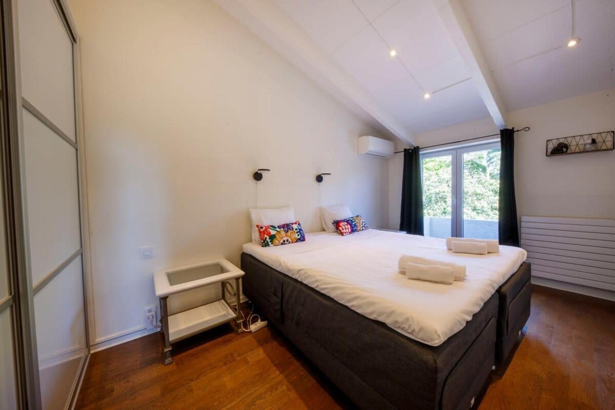 ביו 06V - Beautiful Villa With Spa Pool And Tennis מראה חיצוני תמונה
